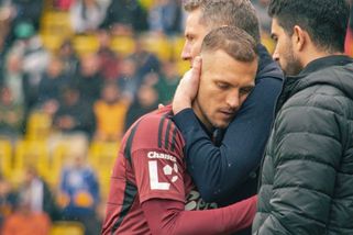 Nejen fanoušci Sparty těžko koušou téměř jistý titul Slavie. Nevhodné poznámky říká i trenér klubu - Médium.cz